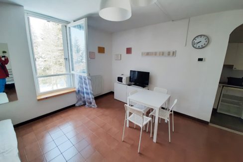 PRATO NEVOSO (VIA GALASSIA) Vendiamo monolocale ristrutturato