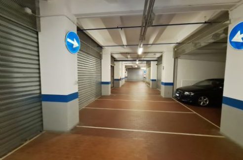 CENTRO (CESAREA) Vendesi box doppio
